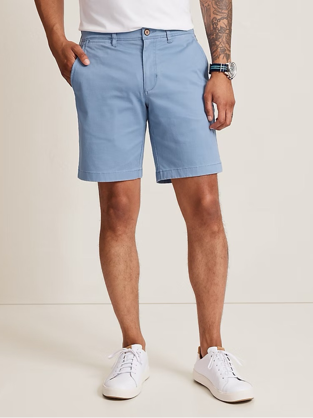 Tommy Bahama Boracay Chino Shorts in Light Blue Denim Wash Size 8